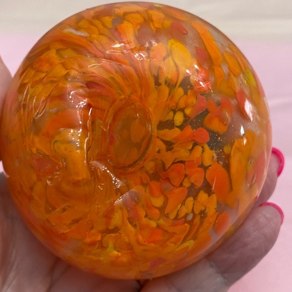 VTG MURANO-STYLE ART GLASS PEACH WITH A GREEN LEAF Paper weight - Picture 6 of 13